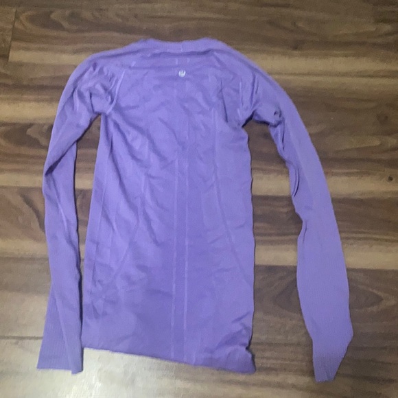 purple lululemon workout top - Picture 2 of 2